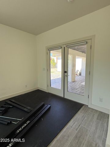 2914 N 47th Street, Phoenix, AZ 85018