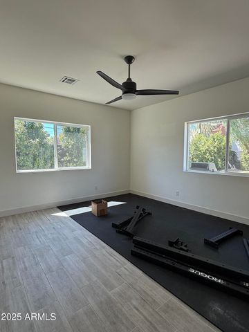 2914 N 47th Street, Phoenix, AZ 85018