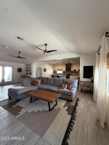 2914 N 47th Street, Phoenix, AZ 85018