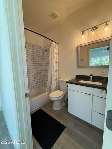 2914 N 47th Street, Phoenix, AZ 85018