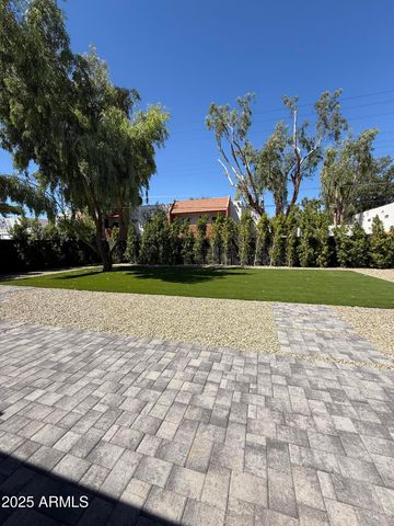 2914 N 47th Street, Phoenix, AZ 85018