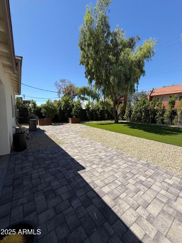 2914 N 47th Street, Phoenix, AZ 85018