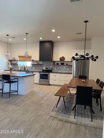 2914 N 47th Street, Phoenix, AZ 85018