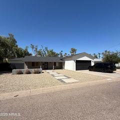 2914 N 47th Street, Phoenix, AZ 85018