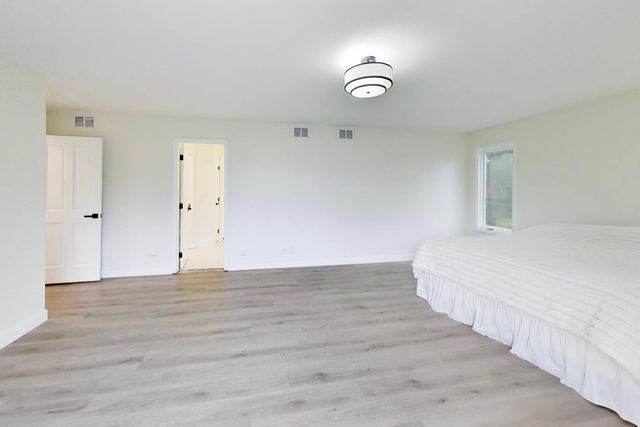 8S510 Oxford Lane, Naperville, IL 60565