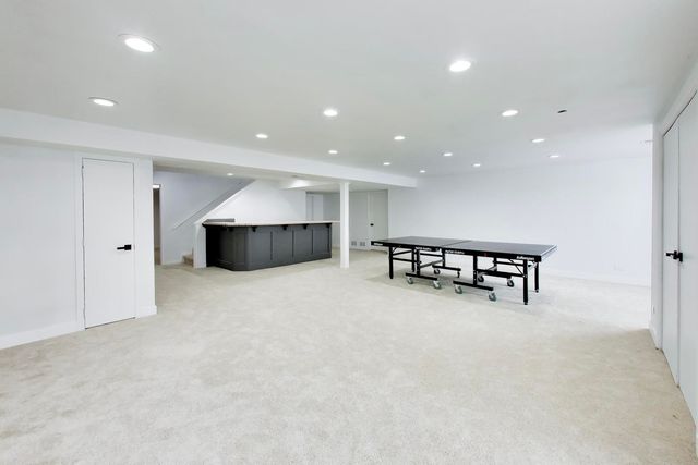 8S510 Oxford Lane, Naperville, IL 60565