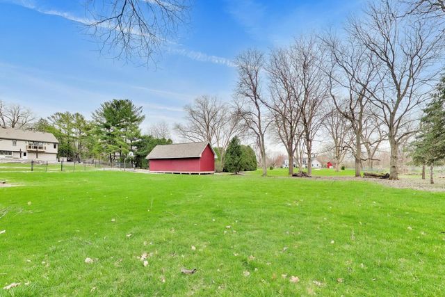 8S510 Oxford Lane, Naperville, IL 60565