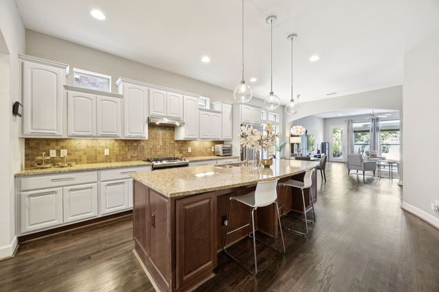 2405 Throckmorton Street, Dallas, TX 75219