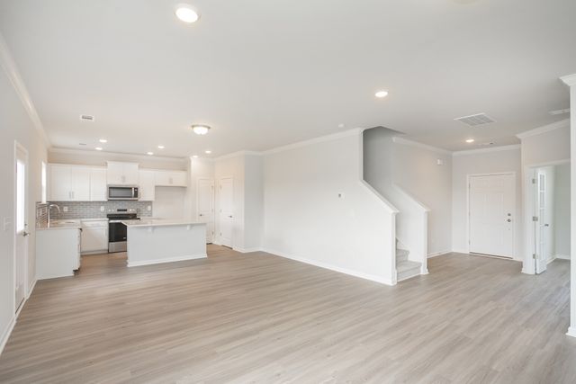 493 Jet Stream Dr, La Vergne, TN 37086