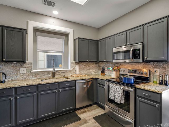 13655 Bridgeview, San Antonio, TX 78247