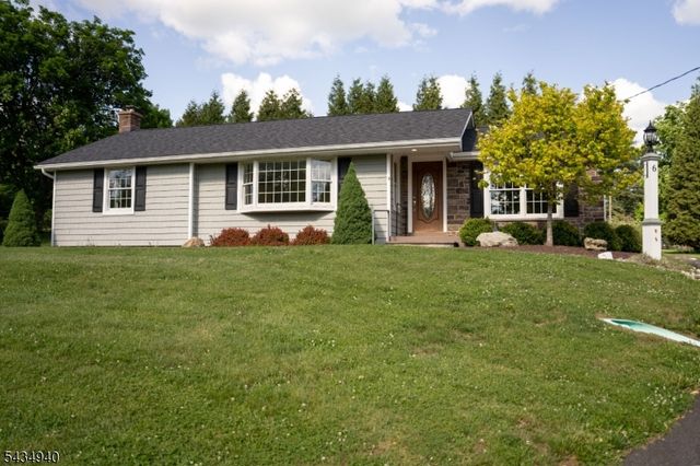6 Hillside Ln, Holland Twp., NJ 08848