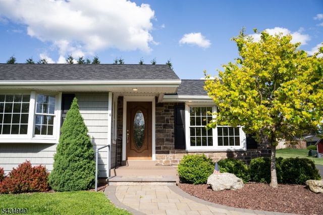 6 Hillside Ln, Holland Twp., NJ 08848