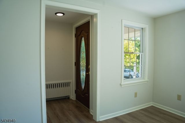 6 Hillside Ln, Holland Twp., NJ 08848
