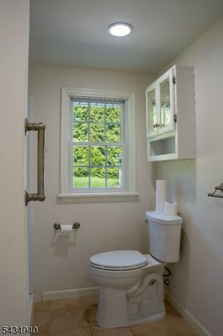 6 Hillside Ln, Holland Twp., NJ 08848