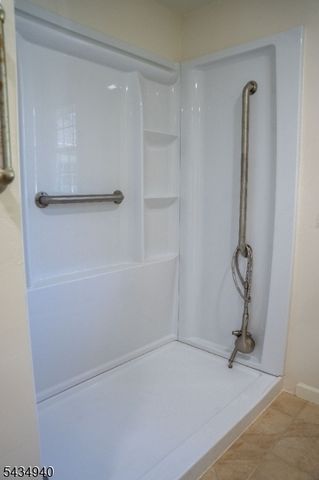 6 Hillside Ln, Holland Twp., NJ 08848