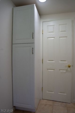 6 Hillside Ln, Holland Twp., NJ 08848