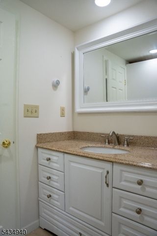 6 Hillside Ln, Holland Twp., NJ 08848