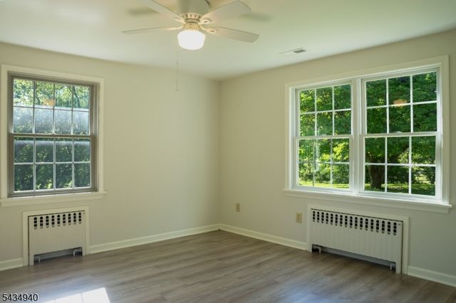 6 Hillside Ln, Holland Twp., NJ 08848
