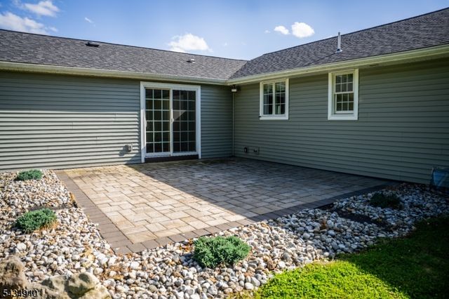 6 Hillside Ln, Holland Twp., NJ 08848