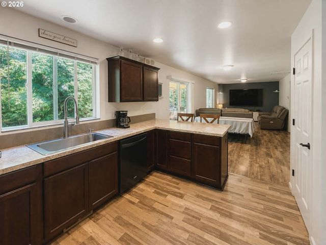 19616 S CREEK Rd, Oregon City, OR 97045