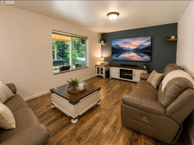 19616 S CREEK Rd, Oregon City, OR 97045