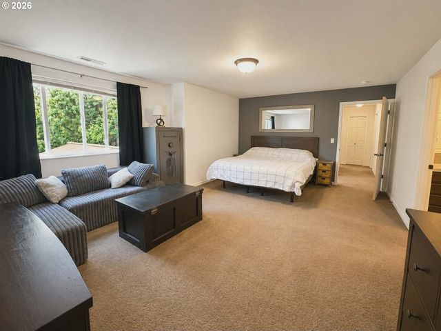 19616 S CREEK Rd, Oregon City, OR 97045