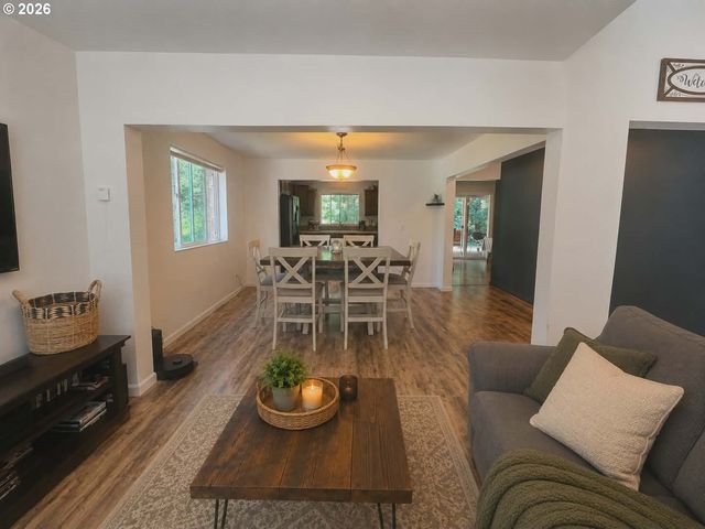 19616 S CREEK Rd, Oregon City, OR 97045