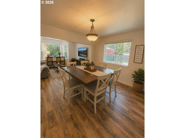19616 S CREEK Rd, Oregon City, OR 97045