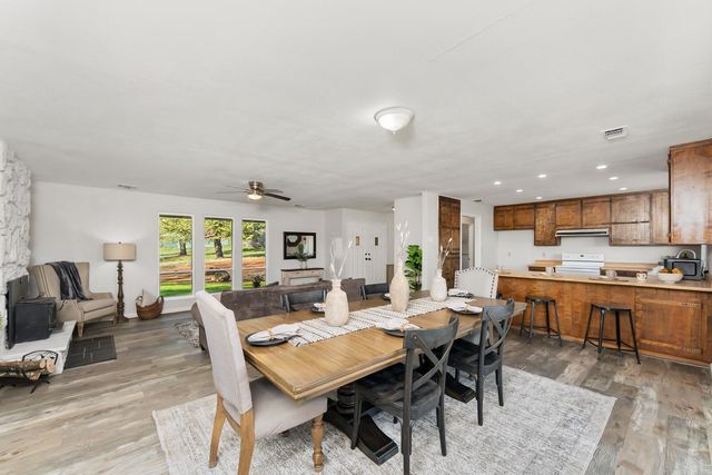 2735 Little Oak Ln, Rescue, CA 95672