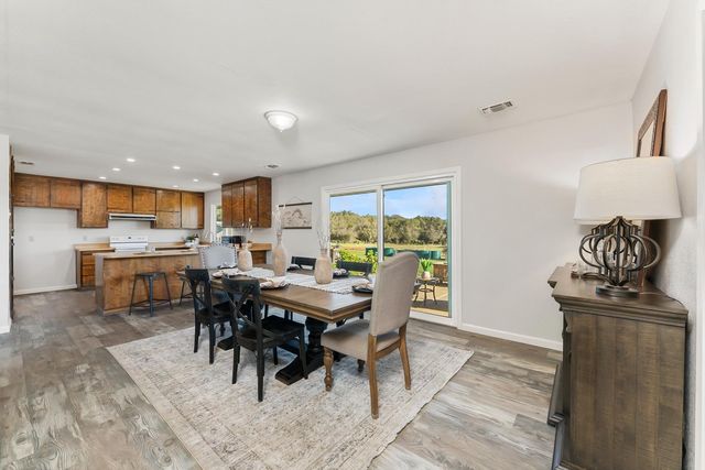 2735 Little Oak Ln, Rescue, CA 95672