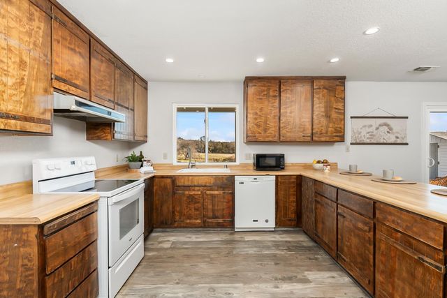 2735 Little Oak Ln, Rescue, CA 95672