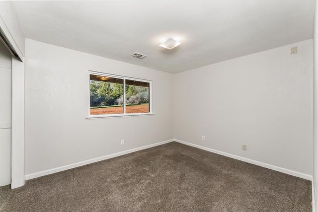 2735 Little Oak Ln, Rescue, CA 95672