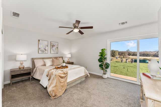 2735 Little Oak Ln, Rescue, CA 95672