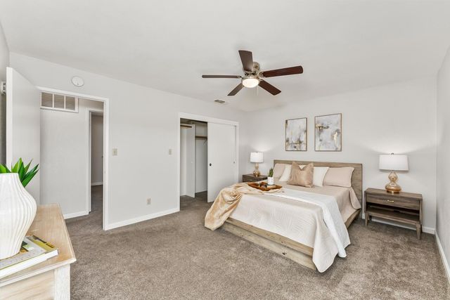 2735 Little Oak Ln, Rescue, CA 95672