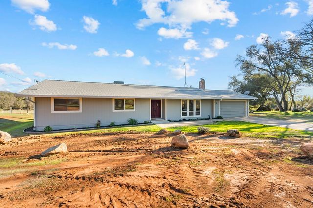 2735 Little Oak Ln, Rescue, CA 95672