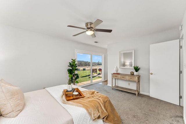 2735 Little Oak Ln, Rescue, CA 95672