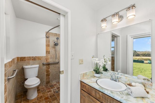 2735 Little Oak Ln, Rescue, CA 95672