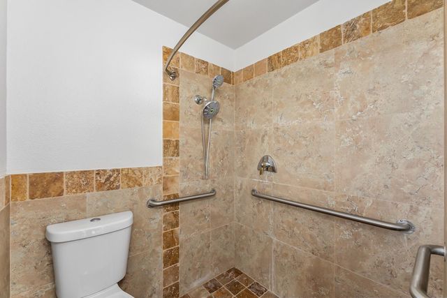 2735 Little Oak Ln, Rescue, CA 95672