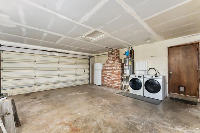 2735 Little Oak Ln, Rescue, CA 95672