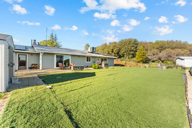 2735 Little Oak Ln, Rescue, CA 95672