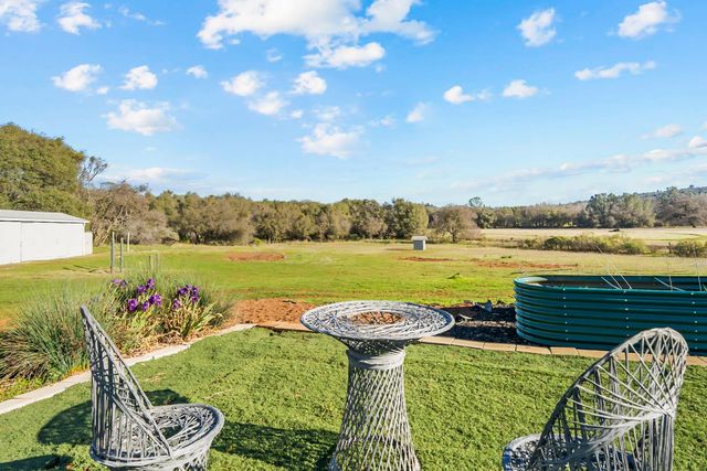 2735 Little Oak Ln, Rescue, CA 95672