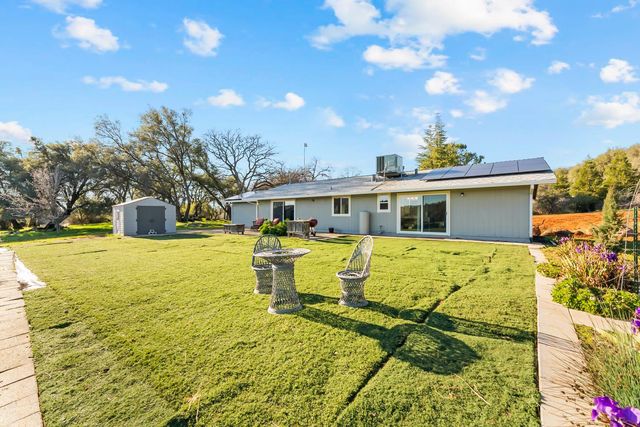 2735 Little Oak Ln, Rescue, CA 95672