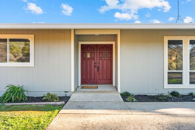 2735 Little Oak Ln, Rescue, CA 95672