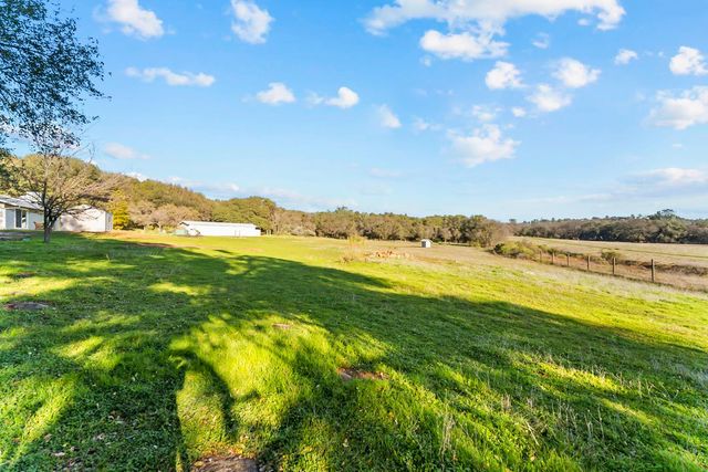 2735 Little Oak Ln, Rescue, CA 95672