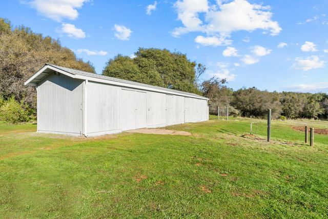 2735 Little Oak Ln, Rescue, CA 95672