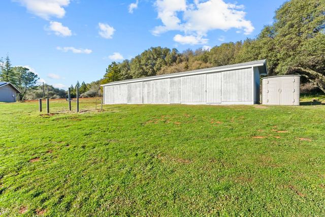 2735 Little Oak Ln, Rescue, CA 95672