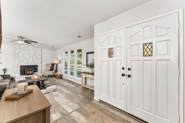 2735 Little Oak Ln, Rescue, CA 95672