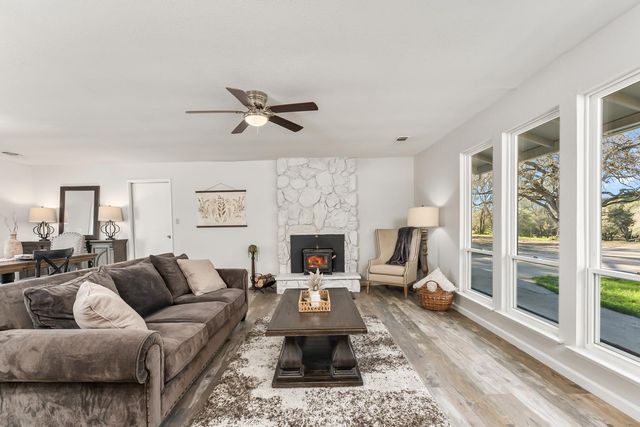 2735 Little Oak Ln, Rescue, CA 95672