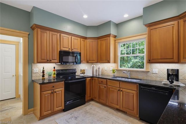 400 Crossing Creek Drive, Belews Creek, NC 27009