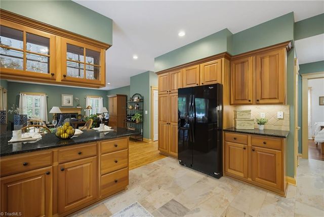 400 Crossing Creek Drive, Belews Creek, NC 27009